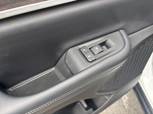 Used 2023 Jeep Grand Cherokee Limited AWD/4WD image 23