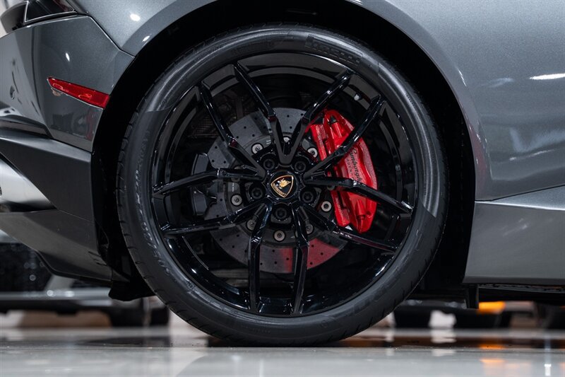 Used 2015 Lamborghini Huracan LP 610-4 AWD/4WD image 41