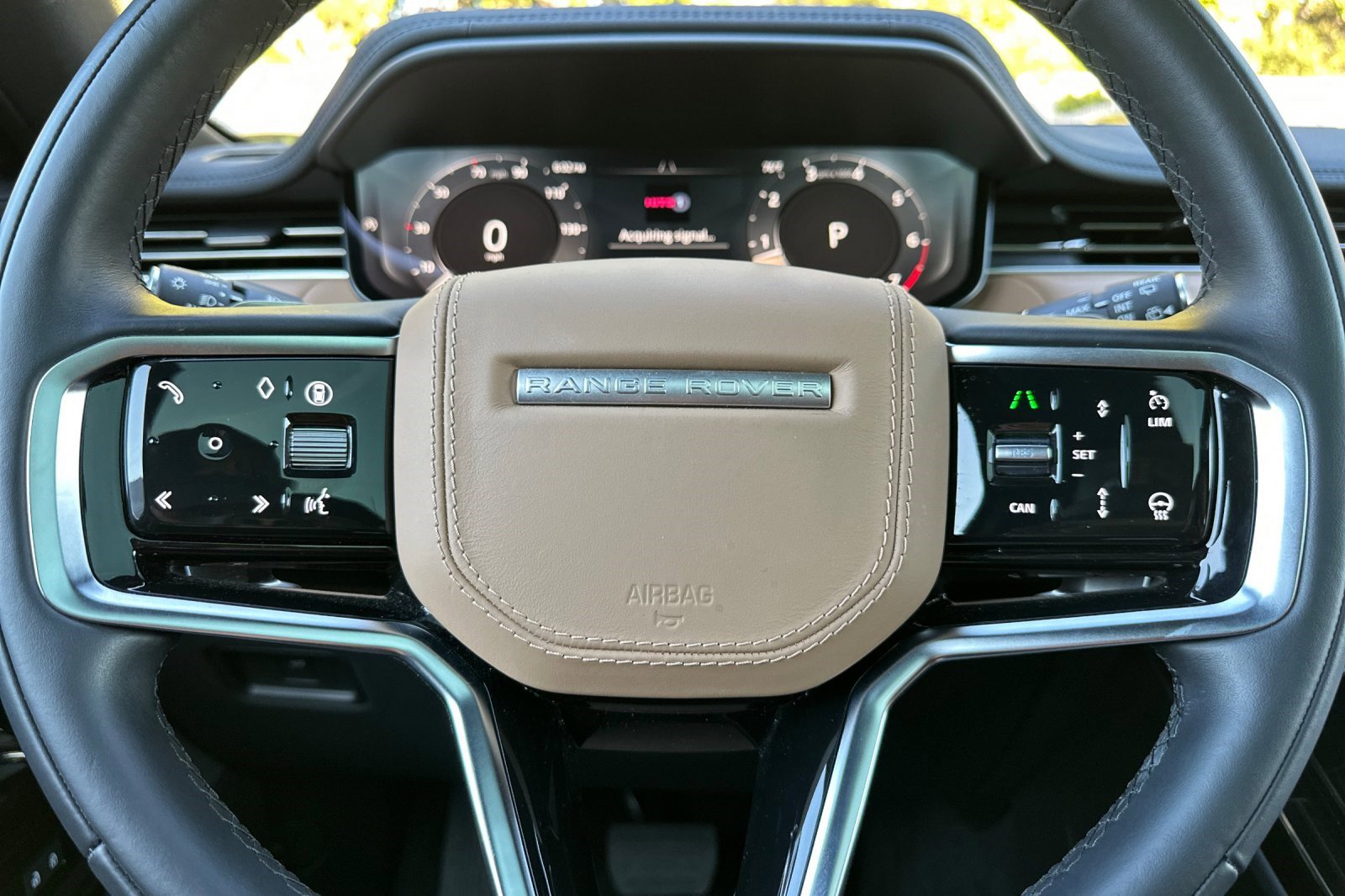 Used 2025 Land Rover Range Rover Sport SE image 18