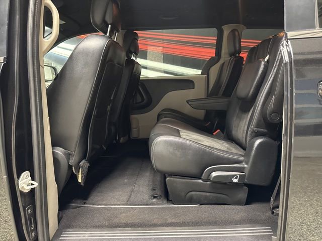 Used 2019 Dodge Grand Caravan SXT image 11