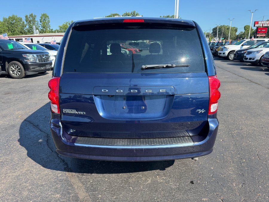 Used 2016 Dodge Grand Caravan R/T w/ Driver Convenience Group FWD image 4