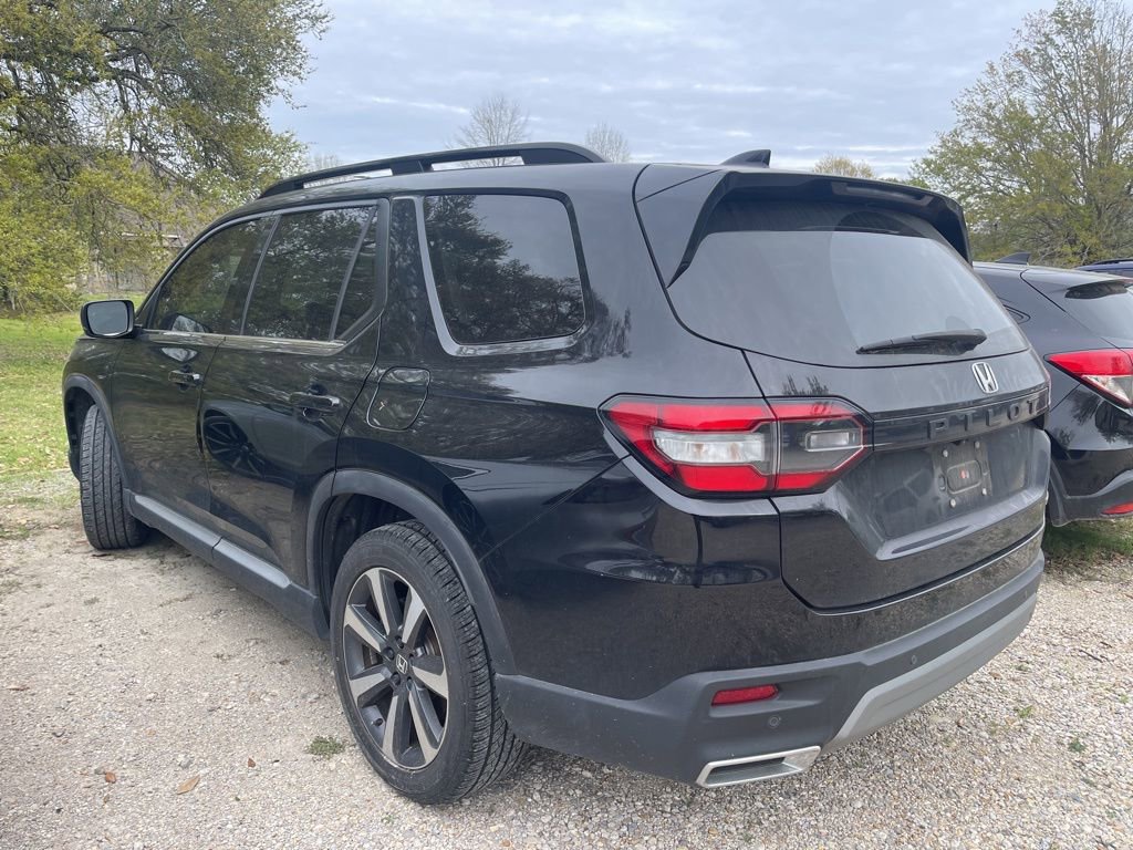 Used 2023 Honda Pilot Touring image 6