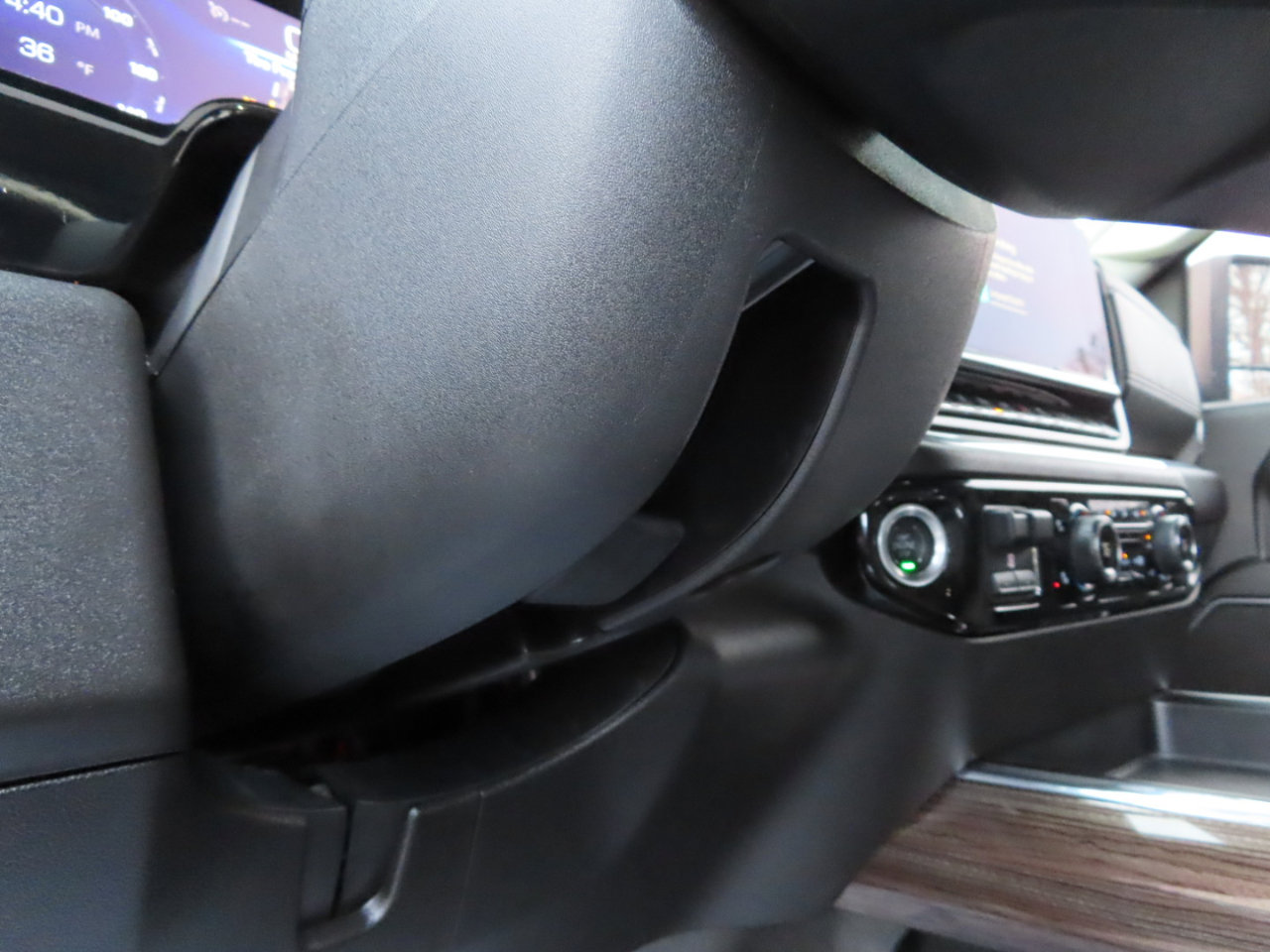 Used 2024 Chevrolet Silverado 2500 LT image 36