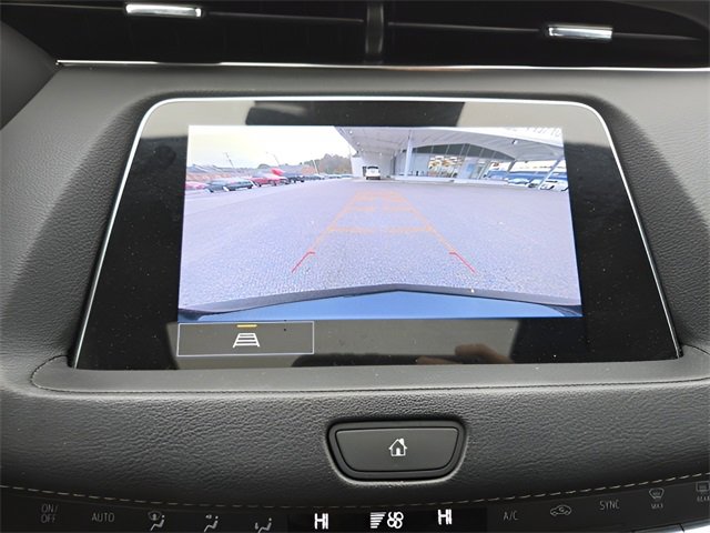 Used 2022 Cadillac XT4 Luxury w/ Cold Weather Package image 18