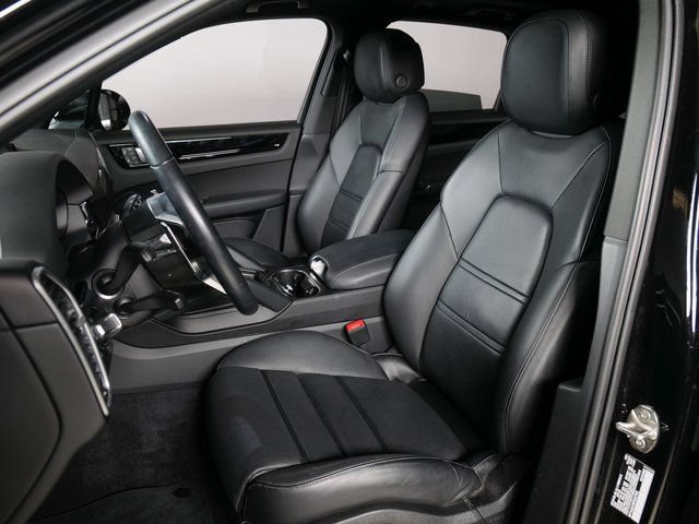 Certified 2023 Porsche Cayenne AWD/4WD image 5