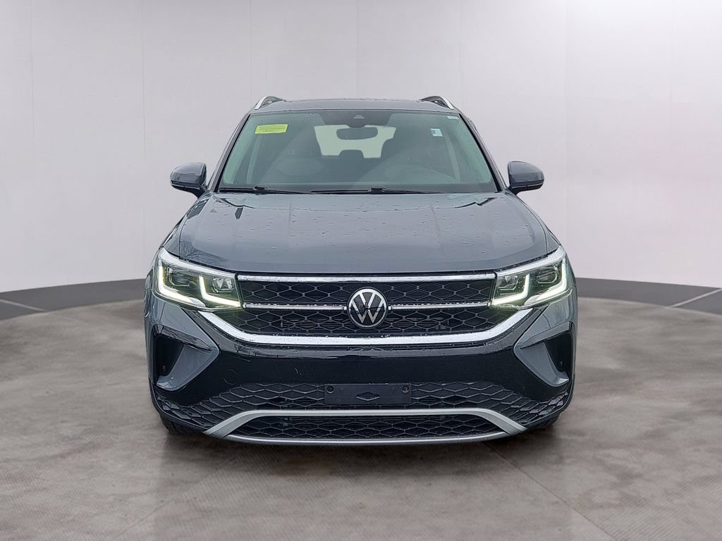 Used 2023 Volkswagen Taos SEL AWD/4WD image 2