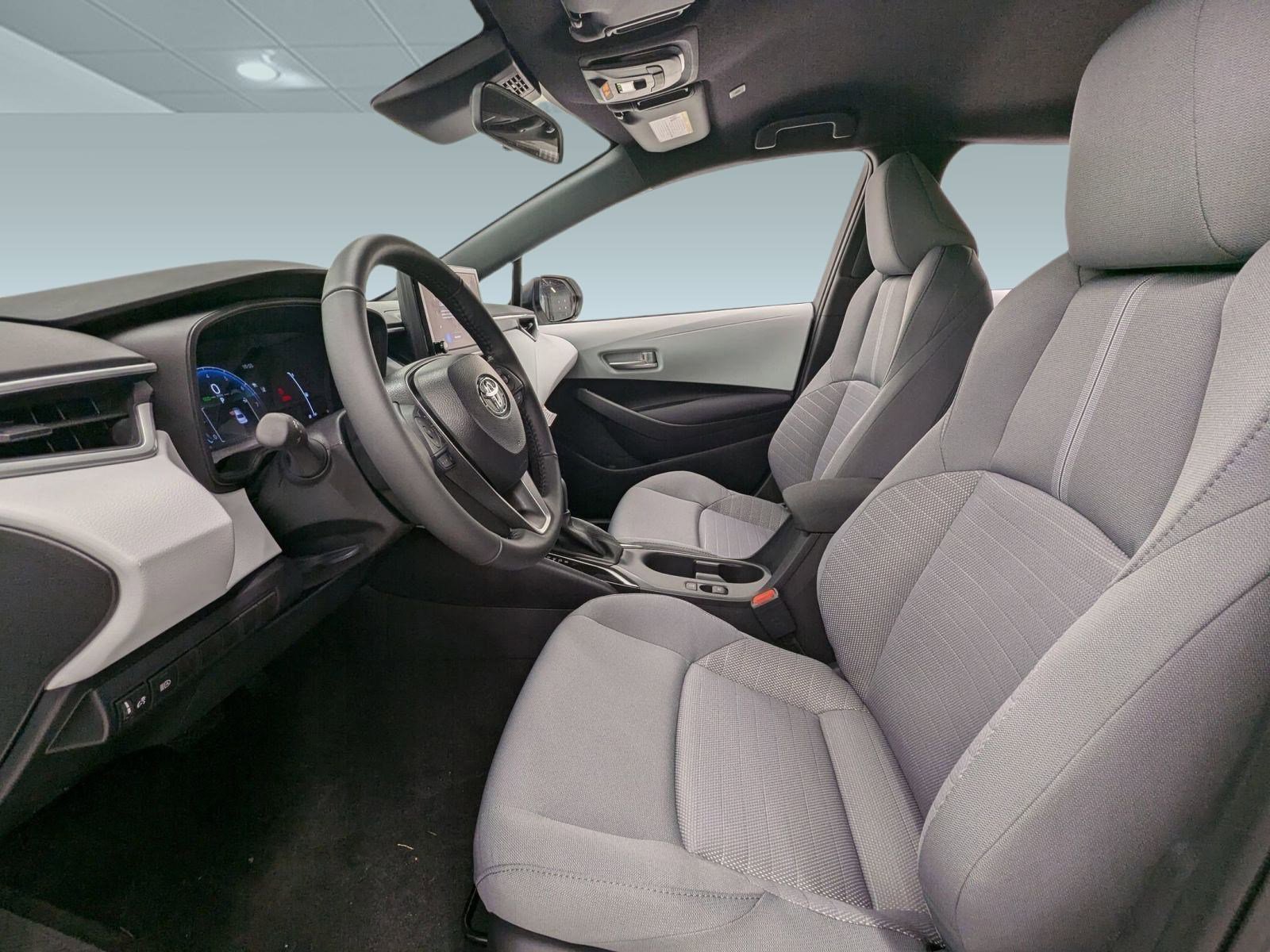 New 2026 Toyota Corolla SE image 4