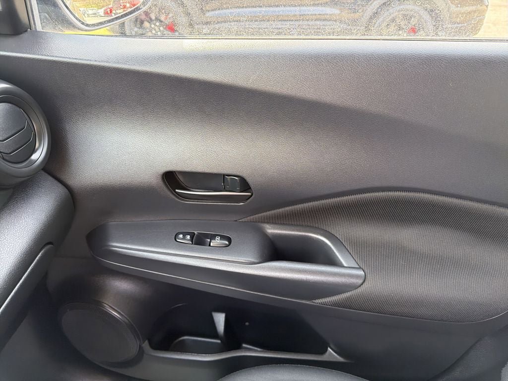 Used 2021 Nissan Kicks S FWD image 30
