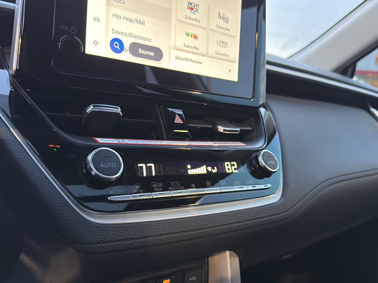 Certified 2025 Toyota Corolla Cross XLE image 22