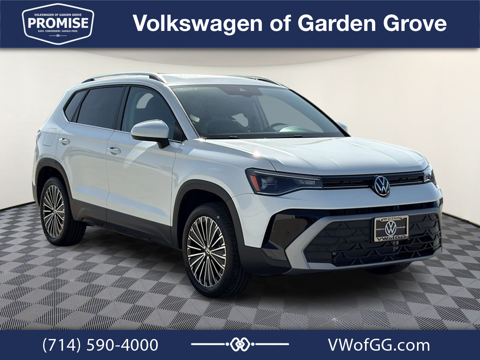 New 2027 Volkswagen Taos SE FWD image 2