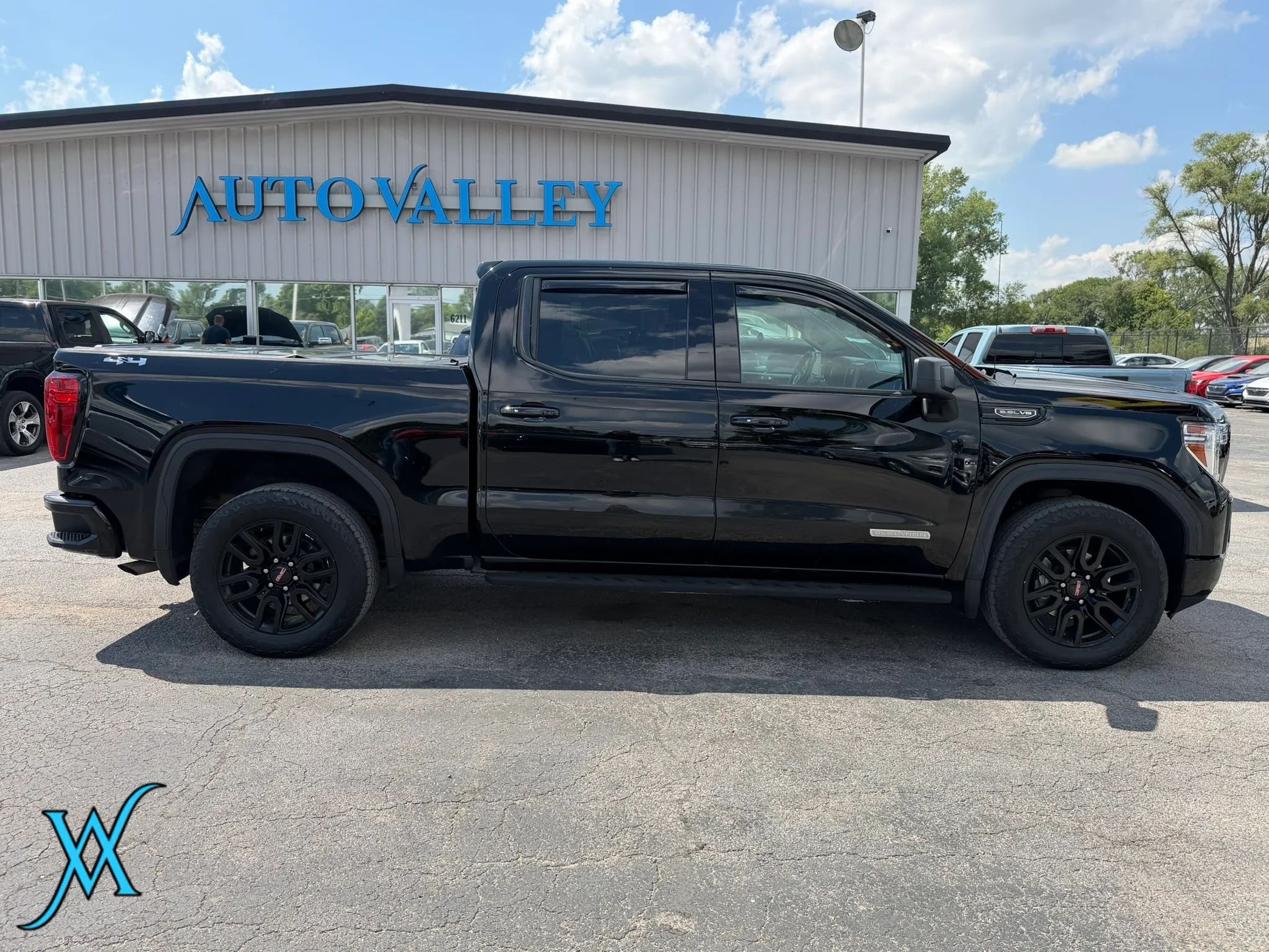 Used 2022 GMC Sierra 1500 Elevation w/ Preferred Package AWD/4WD image 8