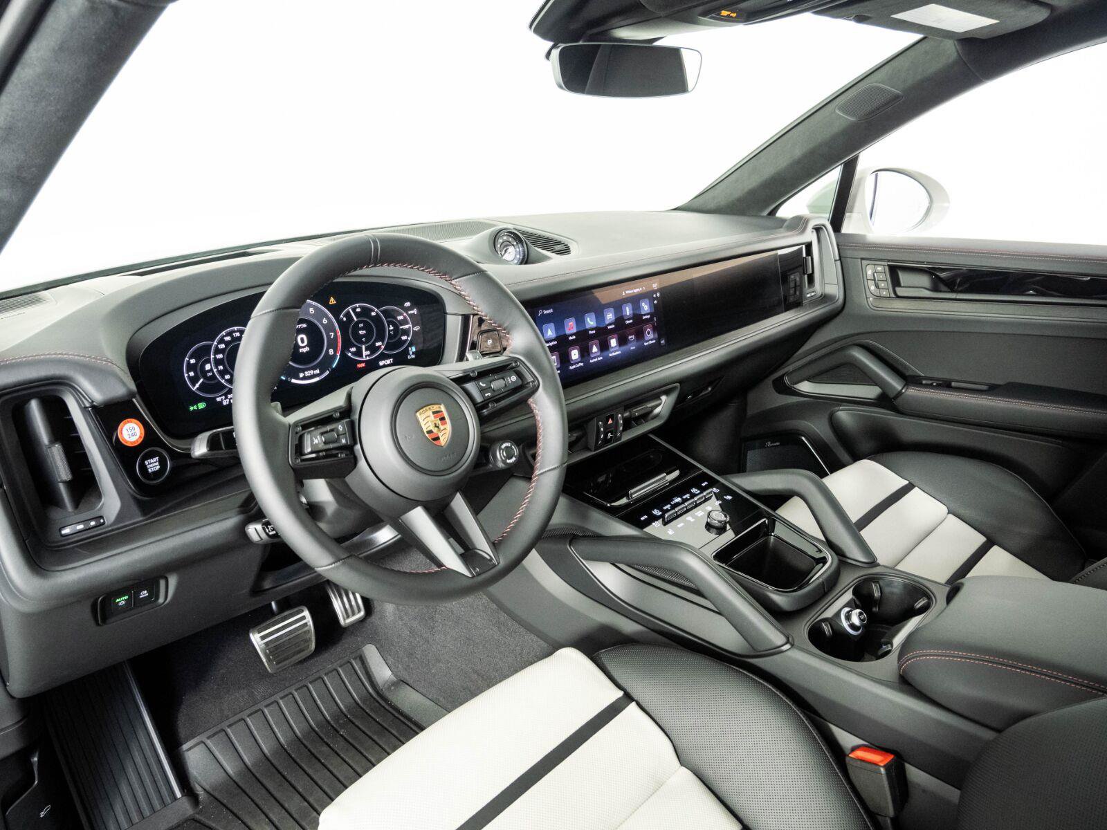 Certified 2026 Porsche Cayenne GTS AWD/4WD image 4