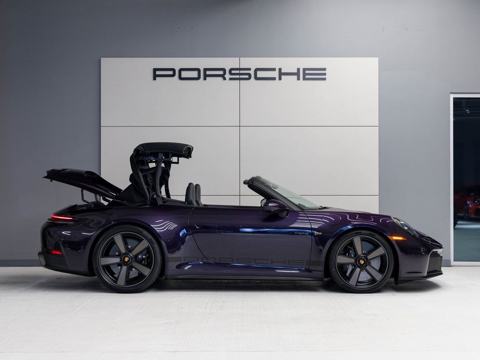 Certified 2026 Porsche 911 GTS image 9