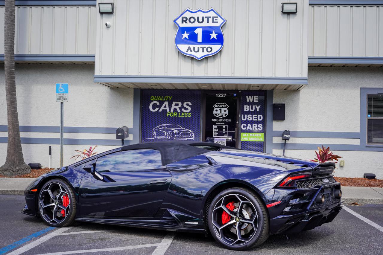 Used 2020 Lamborghini Huracan EVO RWD image 7