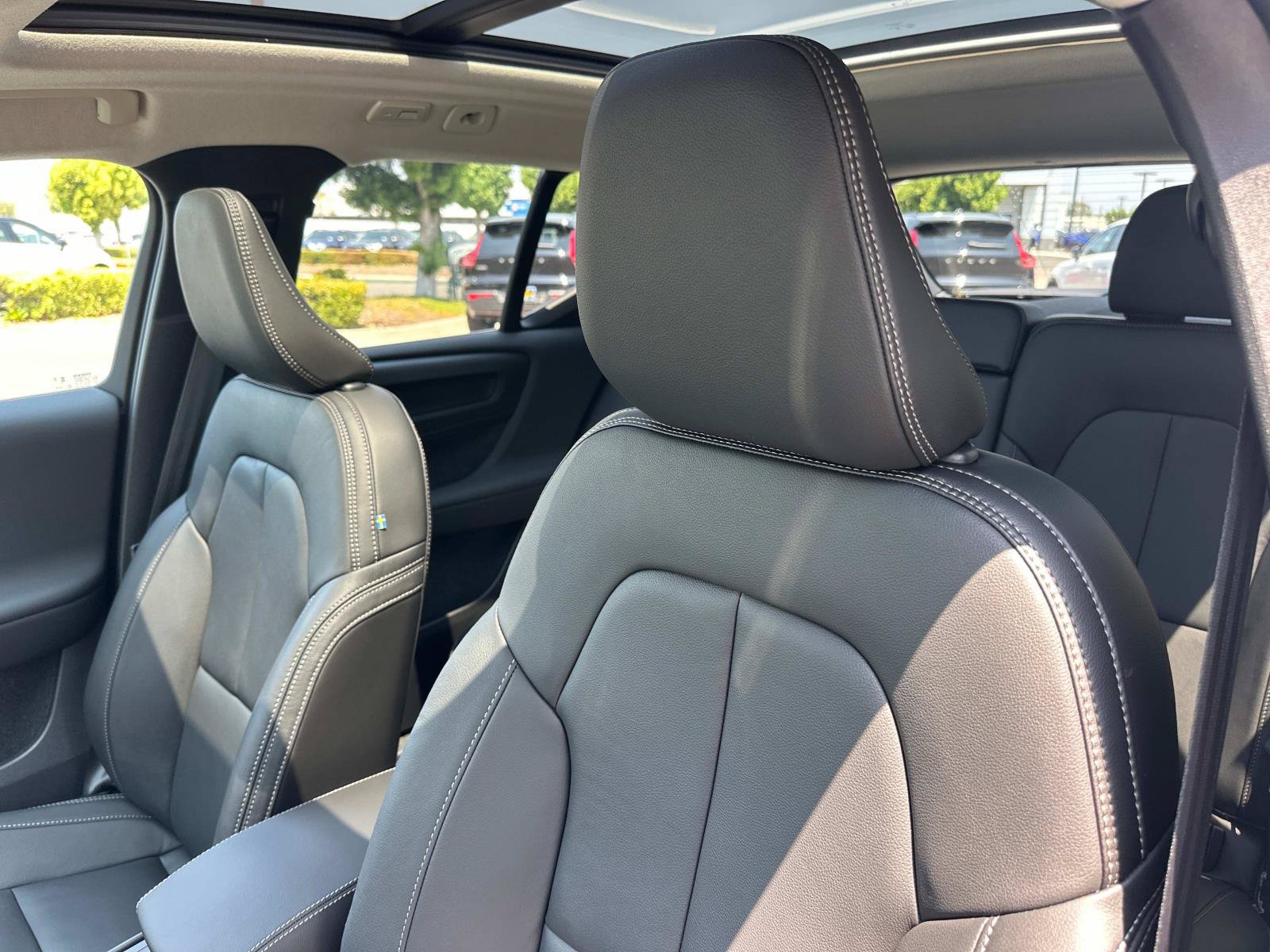 New 2026 Volvo XC40 B5 Ultra w/ Climate Package AWD/4WD image 15