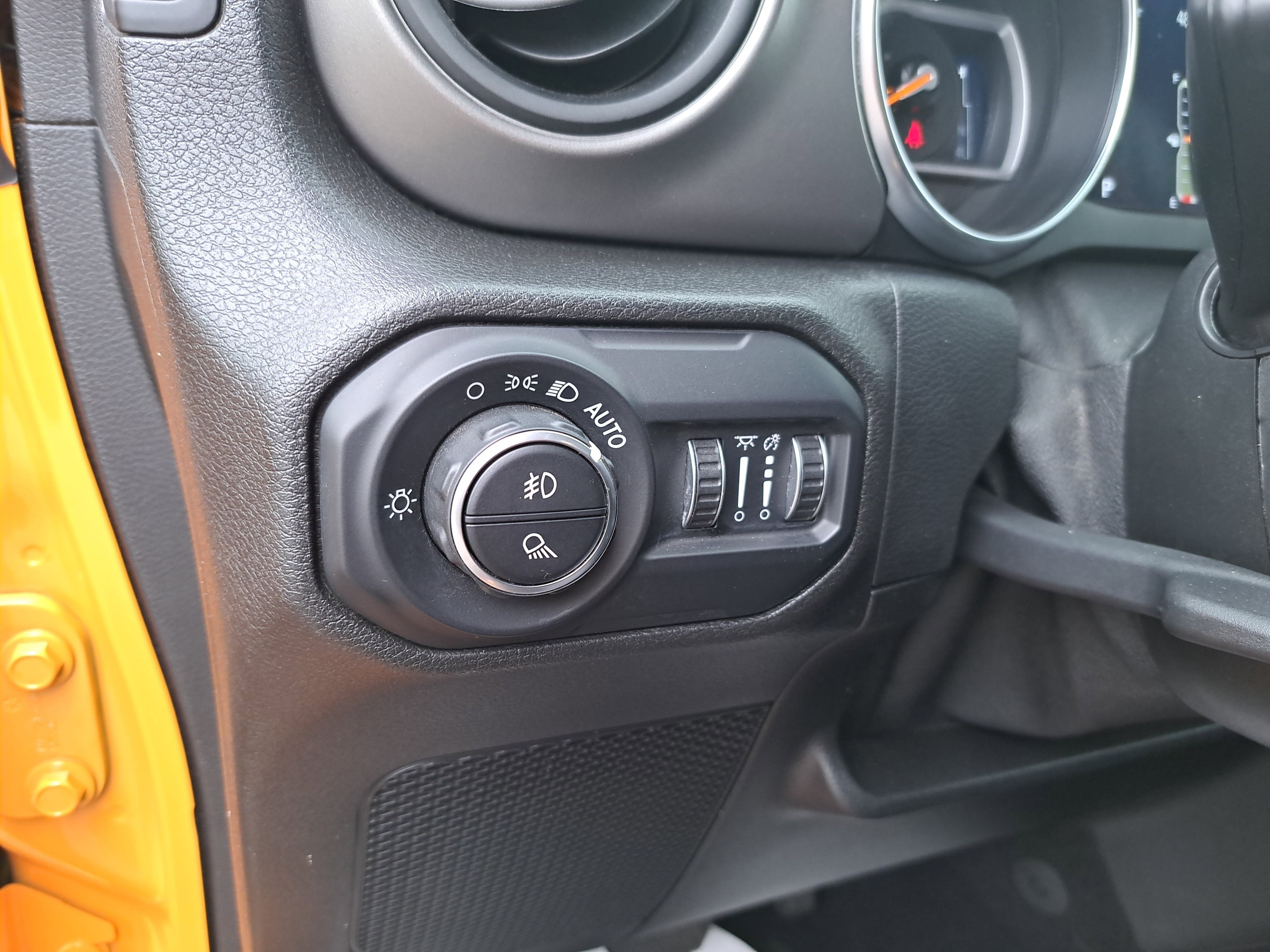 Used 2021 Jeep Gladiator Willys image 24