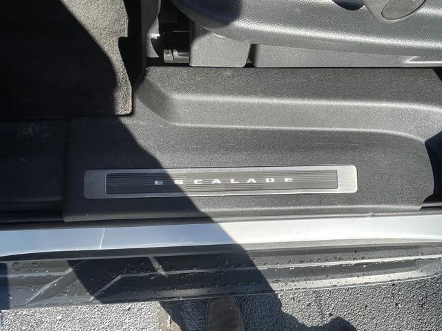 Used 2022 Cadillac Escalade ESV Sport Platinum w/ LPO, ONYX Package image 28