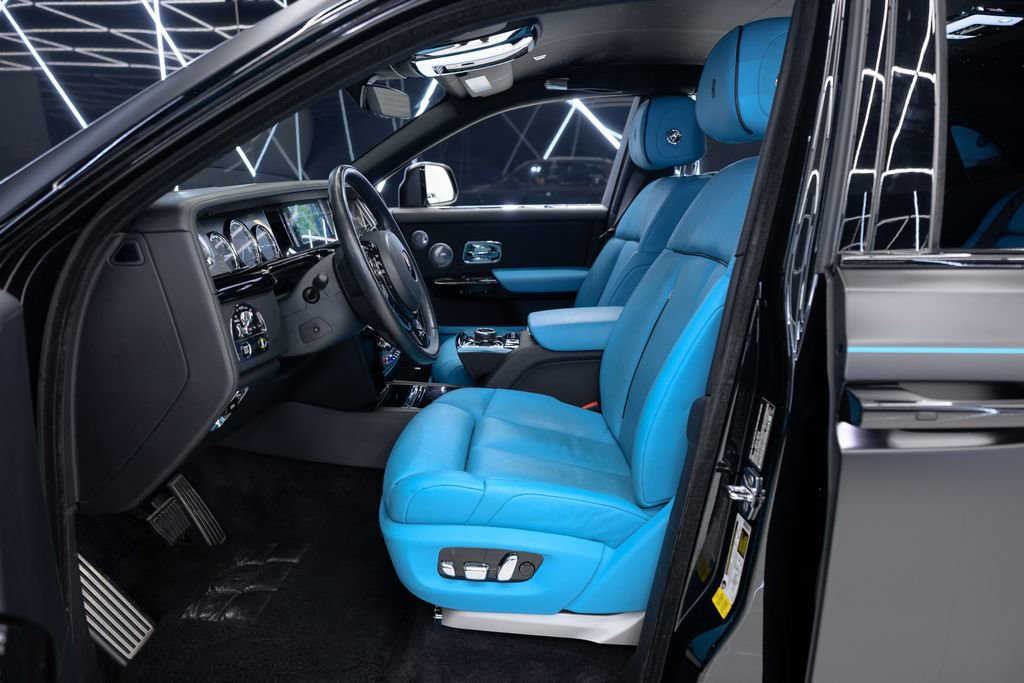 Used 2023 Rolls-Royce Phantom Sedan image 53