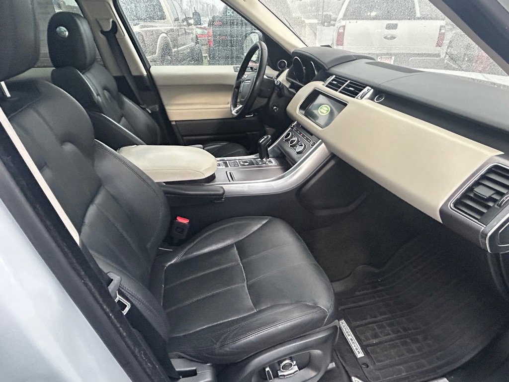 Used 2017 Land Rover Range Rover Sport HSE image 10