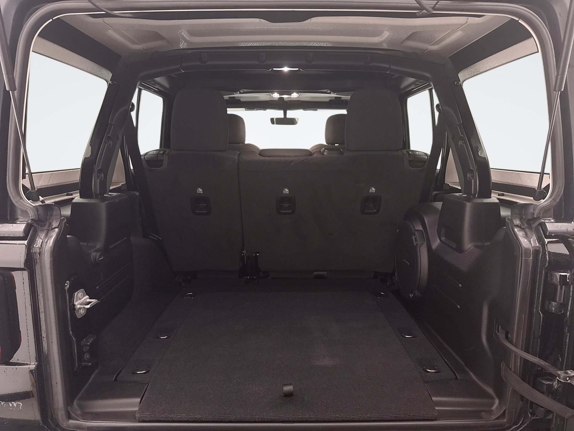 Used 2022 Jeep Wrangler Unlimited Sahara w/ Dual Top Group image 20