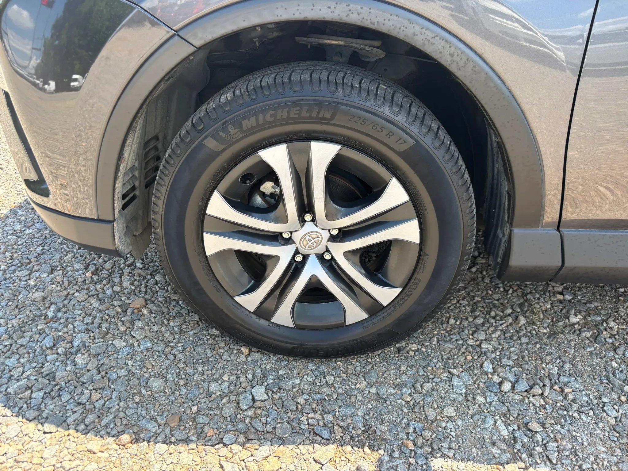 Used 2016 Toyota RAV4 LE FWD image 9