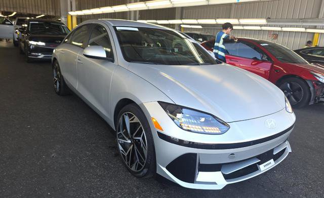 Used 2023 Hyundai Ioniq 6 SEL image 2