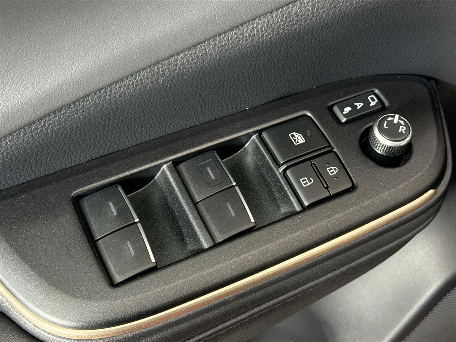 Certified 2023 Toyota Crown Limited image 29