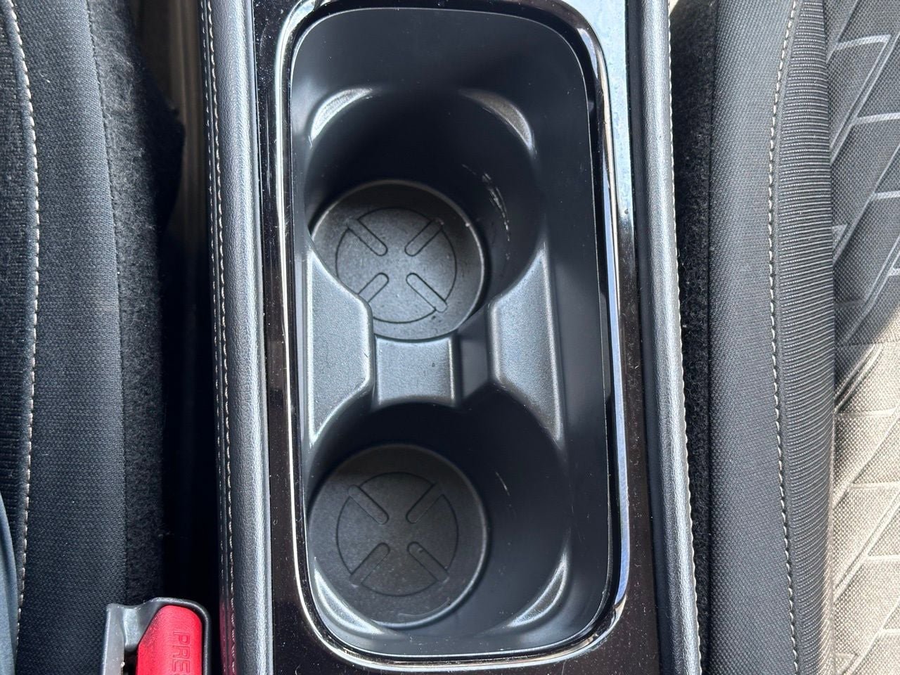 Used 2022 Nissan Kicks SV FWD image 32