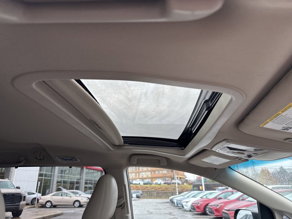 Used 2015 Toyota Sienna XLE image 8