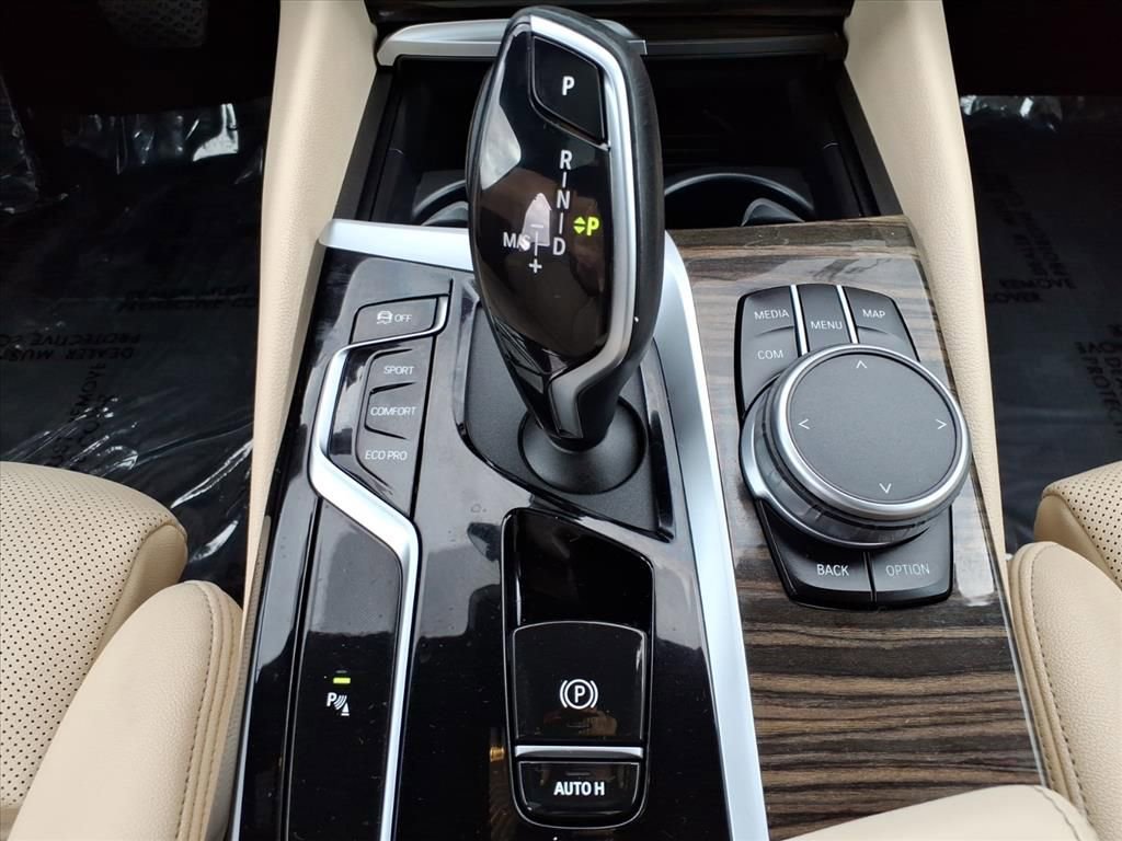 Used 2022 BMW 530i xDrive w/ Convenience Package image 15