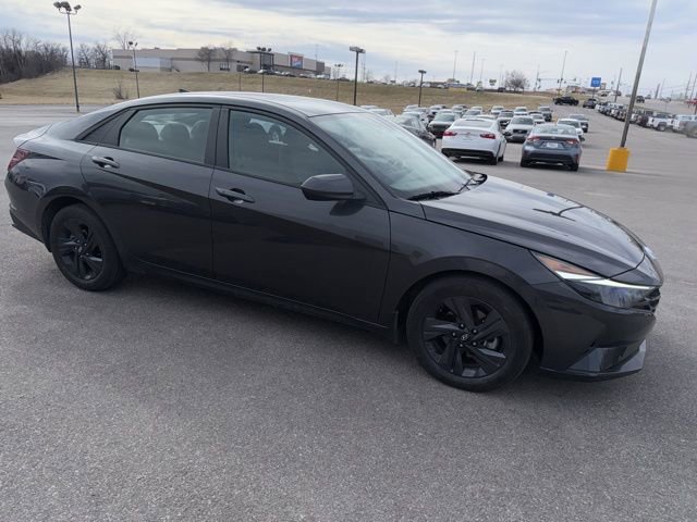 Used 2022 Hyundai Elantra SEL w/ Convenience Package image 9