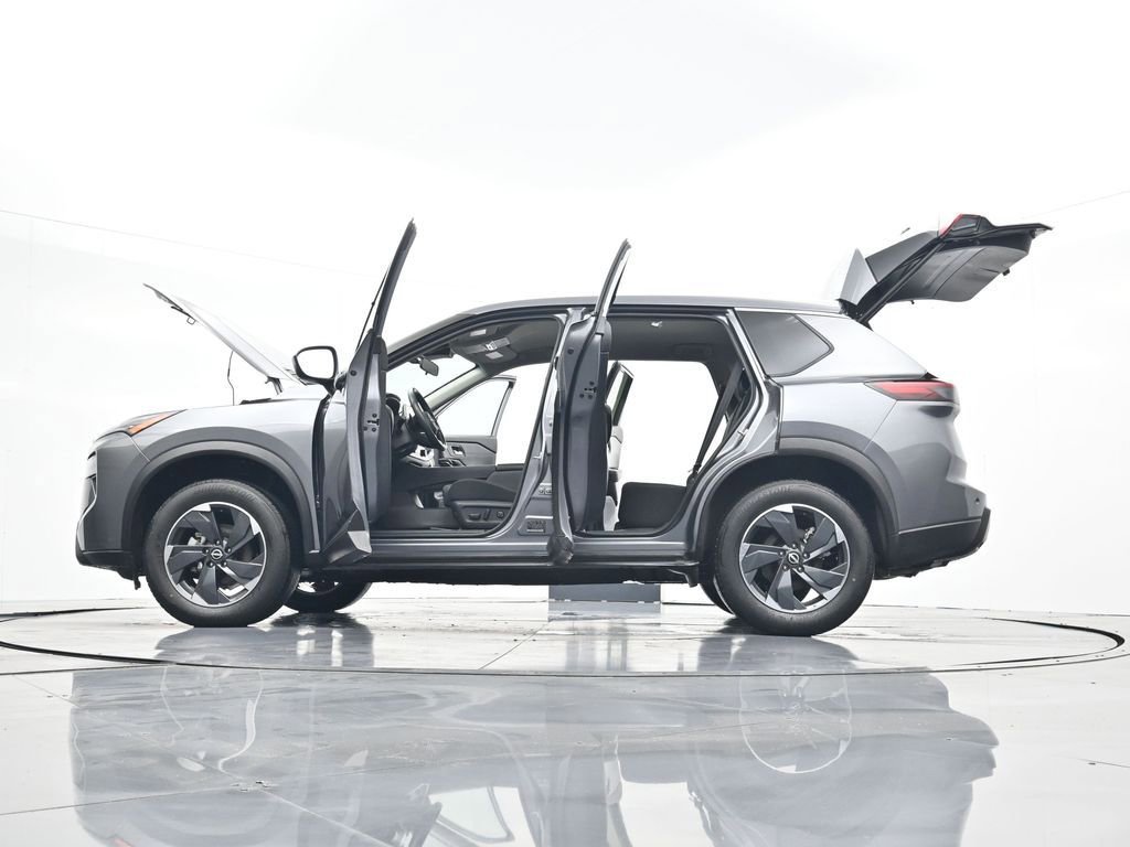 Used 2024 Nissan Rogue SV image 47