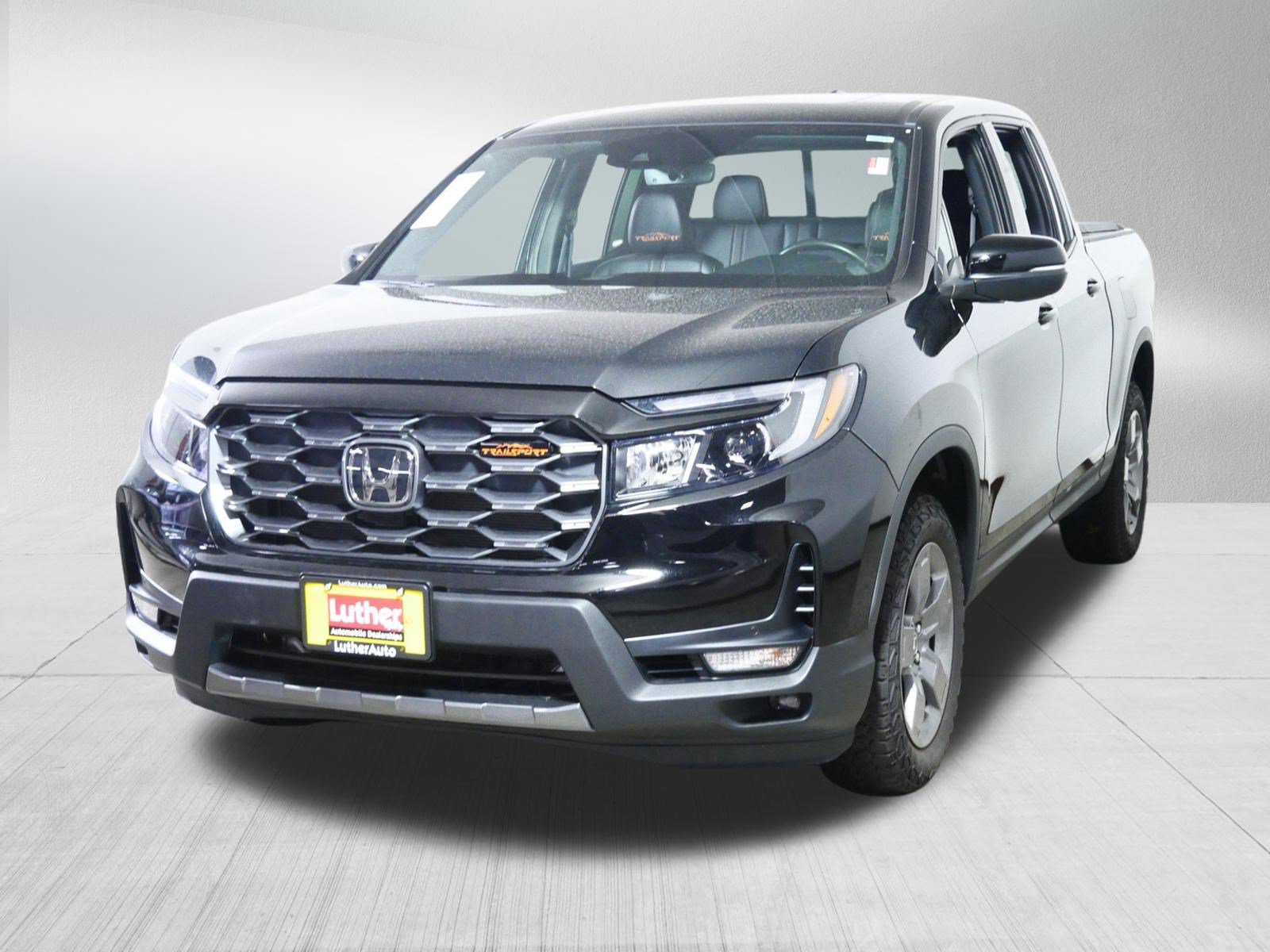 Used 2025 Honda Ridgeline TrailSport image 3