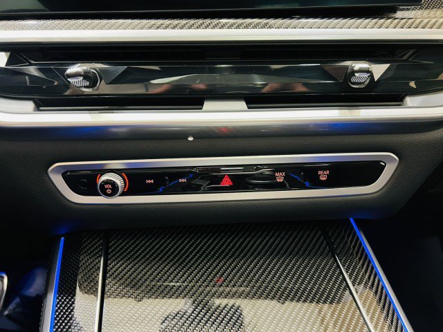 Used 2025 BMW X5 M60i w/ Parking Assistance Package image 31