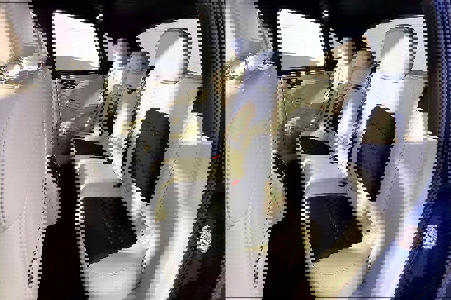 Used 2025 Porsche Macan GTS image 24