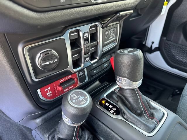 New 2026 Jeep Wrangler Unlimited Sport w/ Dual Top Group AWD/4WD image 17