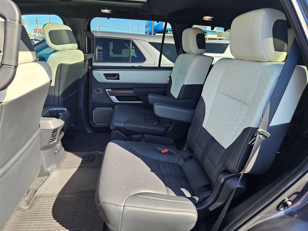 Used 2025 Toyota Sequoia Capstone image 26