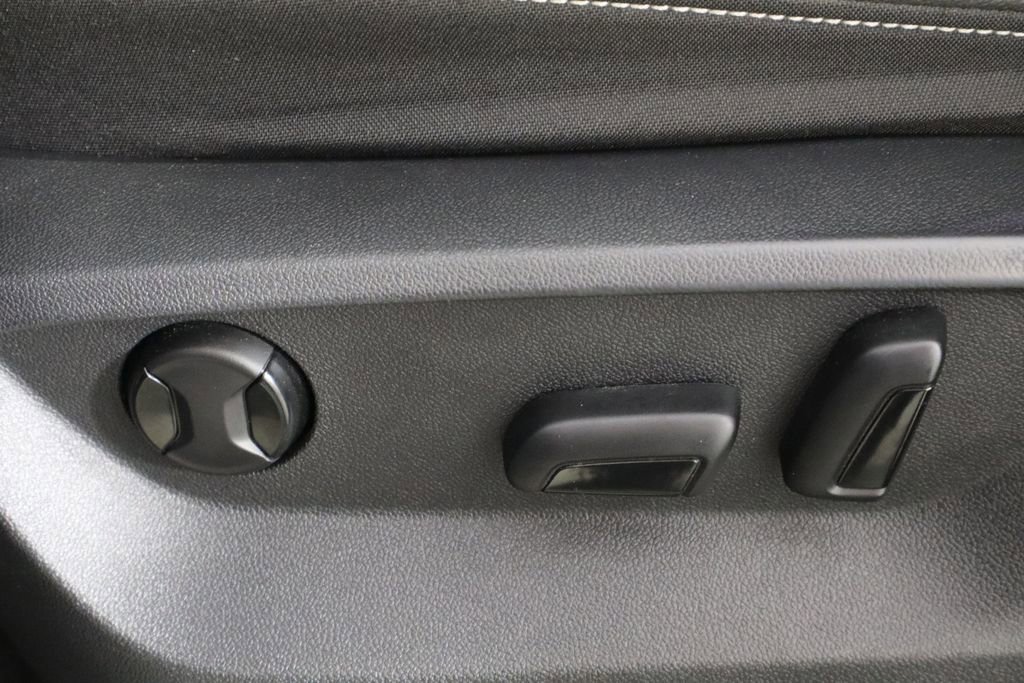 Used 2021 Volkswagen Atlas SE image 23