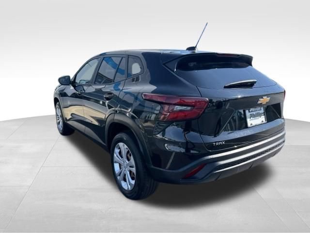 Used 2024 Chevrolet Trax LS FWD image 10