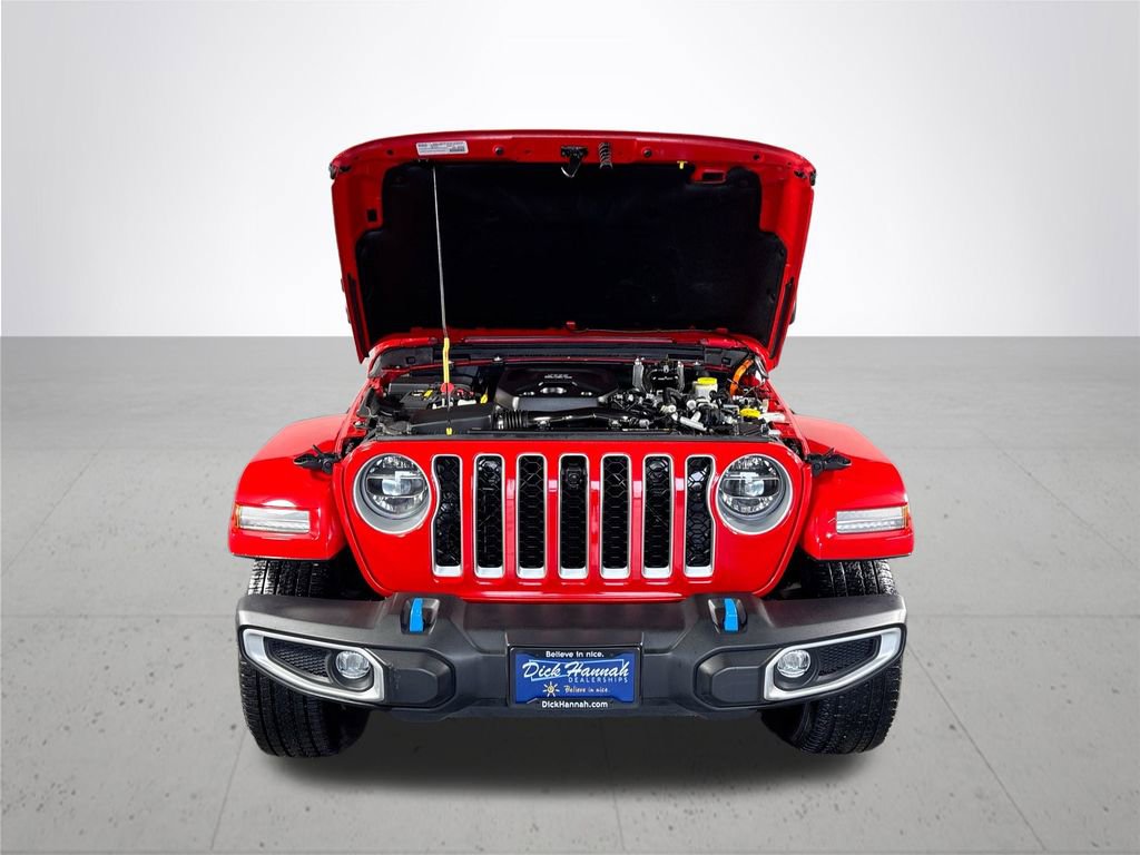 Used 2022 Jeep Wrangler Unlimited Sahara w/ Cold Weather Group image 21