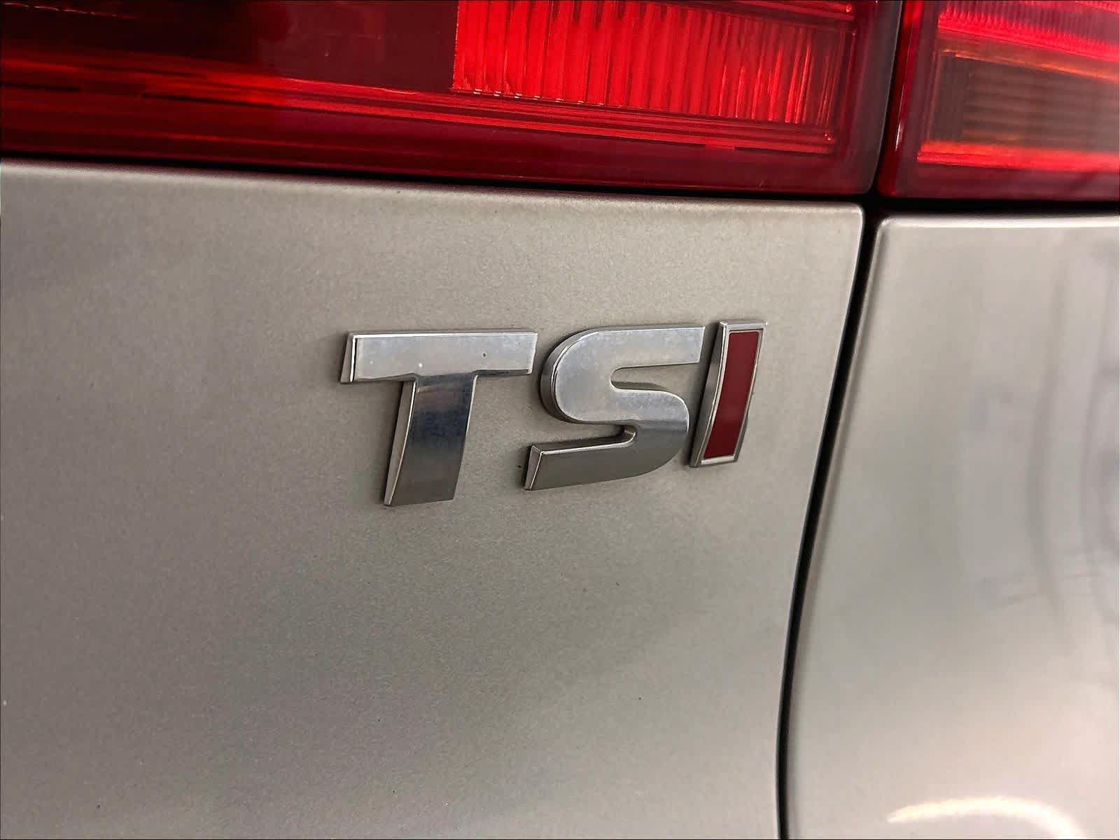 Used 2016 Volkswagen Tiguan S FWD image 27