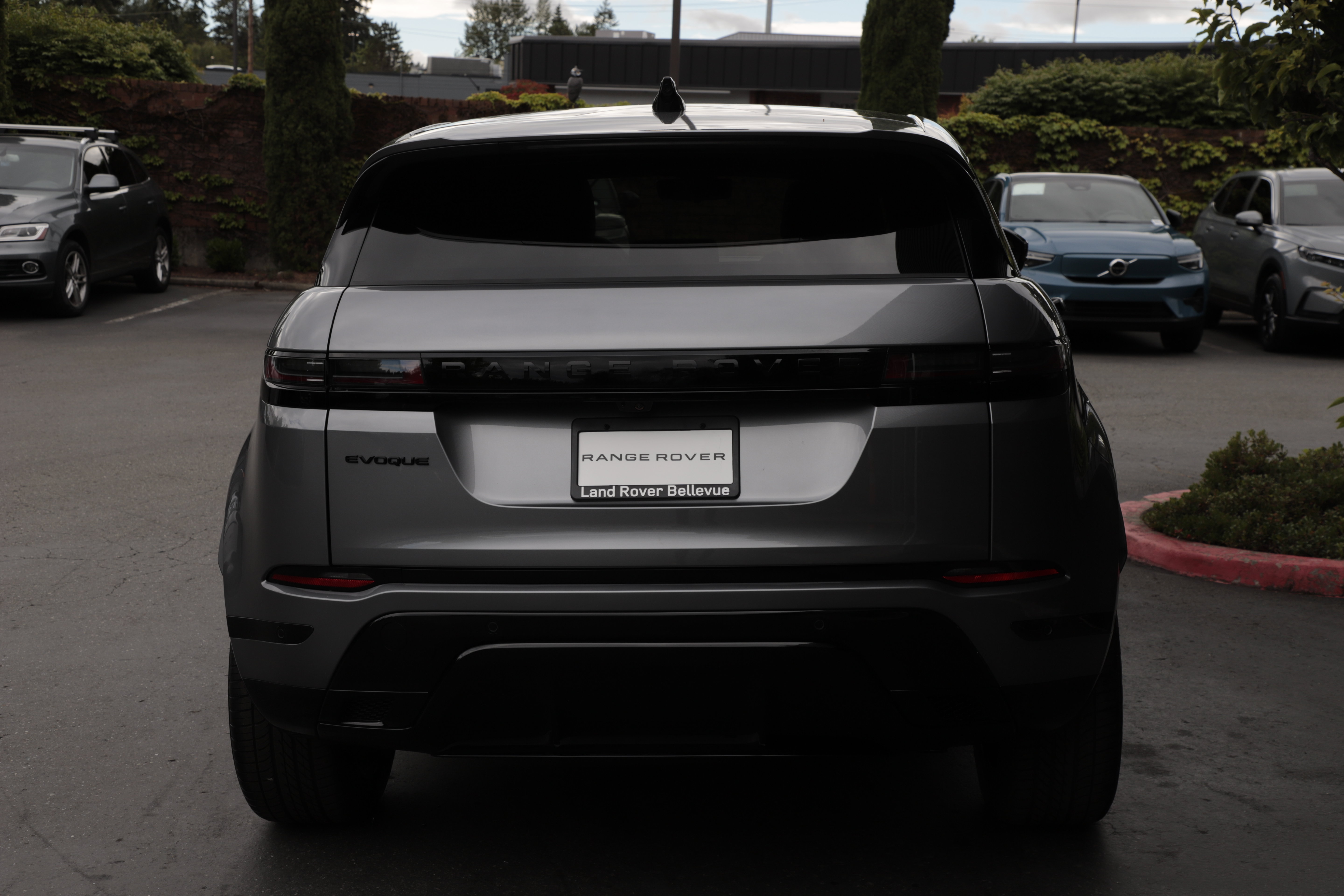New 2026 Land Rover Range Rover Evoque Dynamic SE AWD/4WD image 5