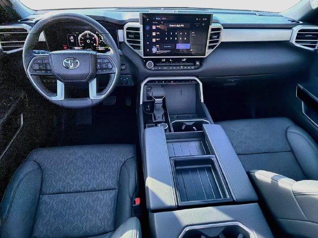 Used 2025 Toyota Tundra Limited AWD/4WD image 15
