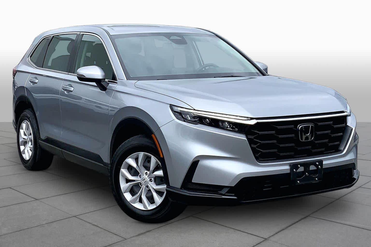 Used 2023 Honda CR-V LX image 3