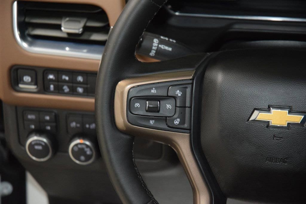 Used 2024 Chevrolet Suburban High Country AWD/4WD image 36