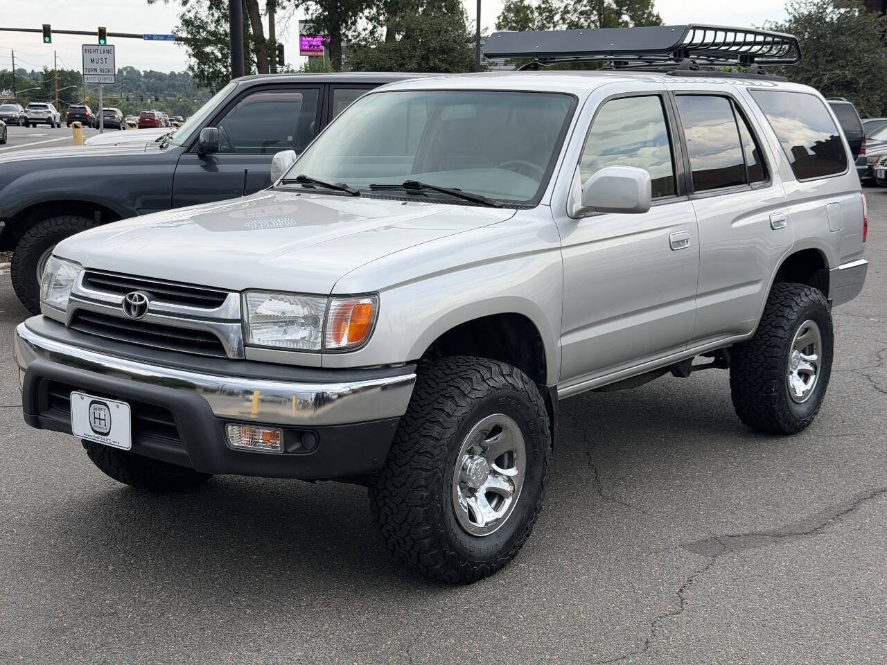 Used 2001 Toyota 4Runner SR5 AWD/4WD image 2