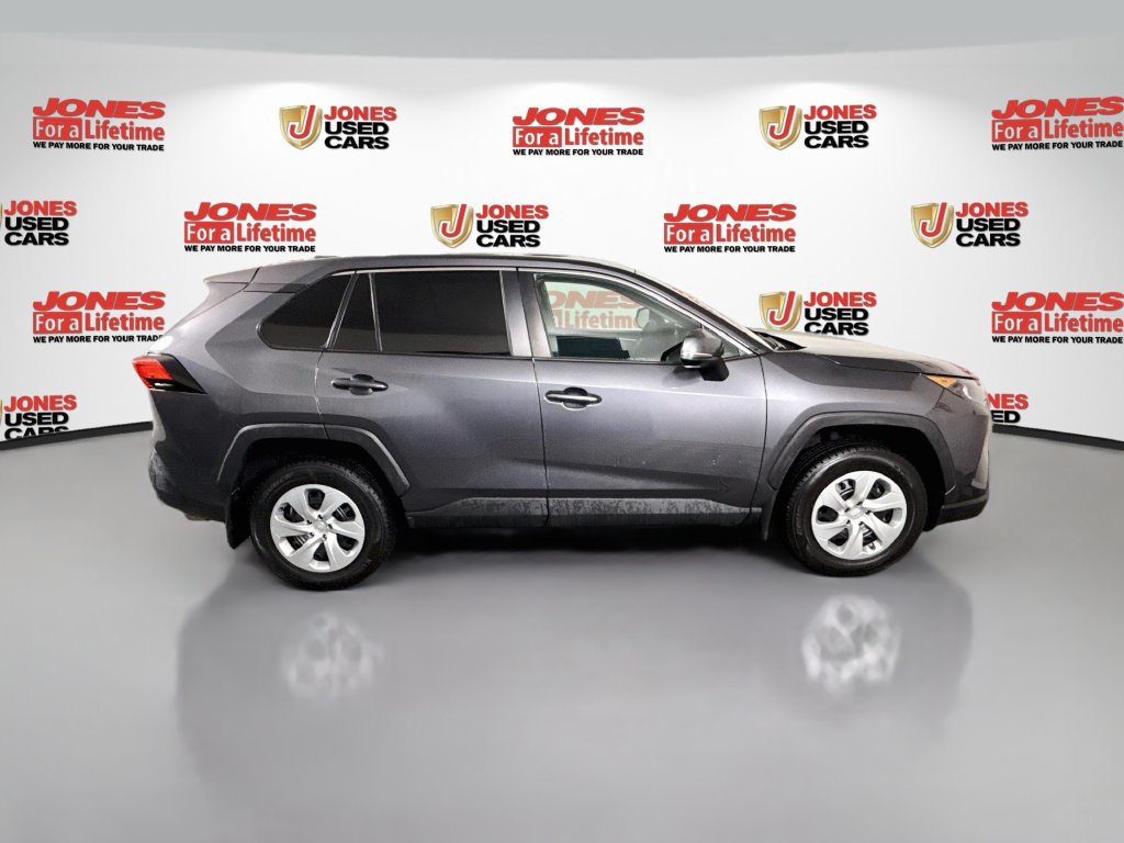 Certified 2022 Toyota RAV4 LE AWD/4WD image 17
