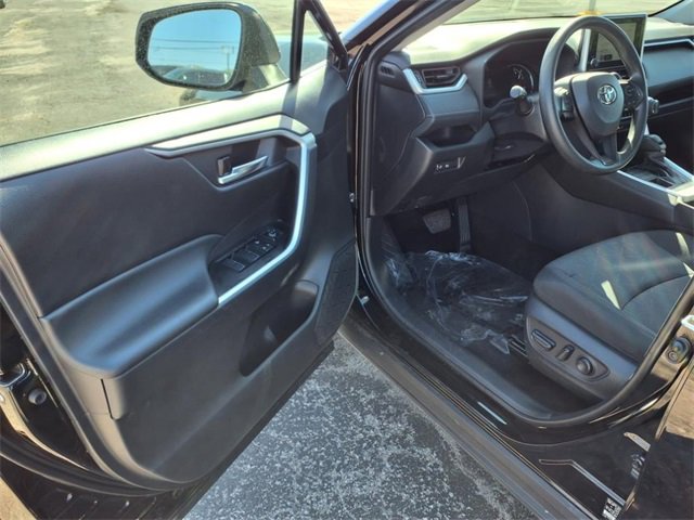 Used 2024 Toyota RAV4 XLE image 33