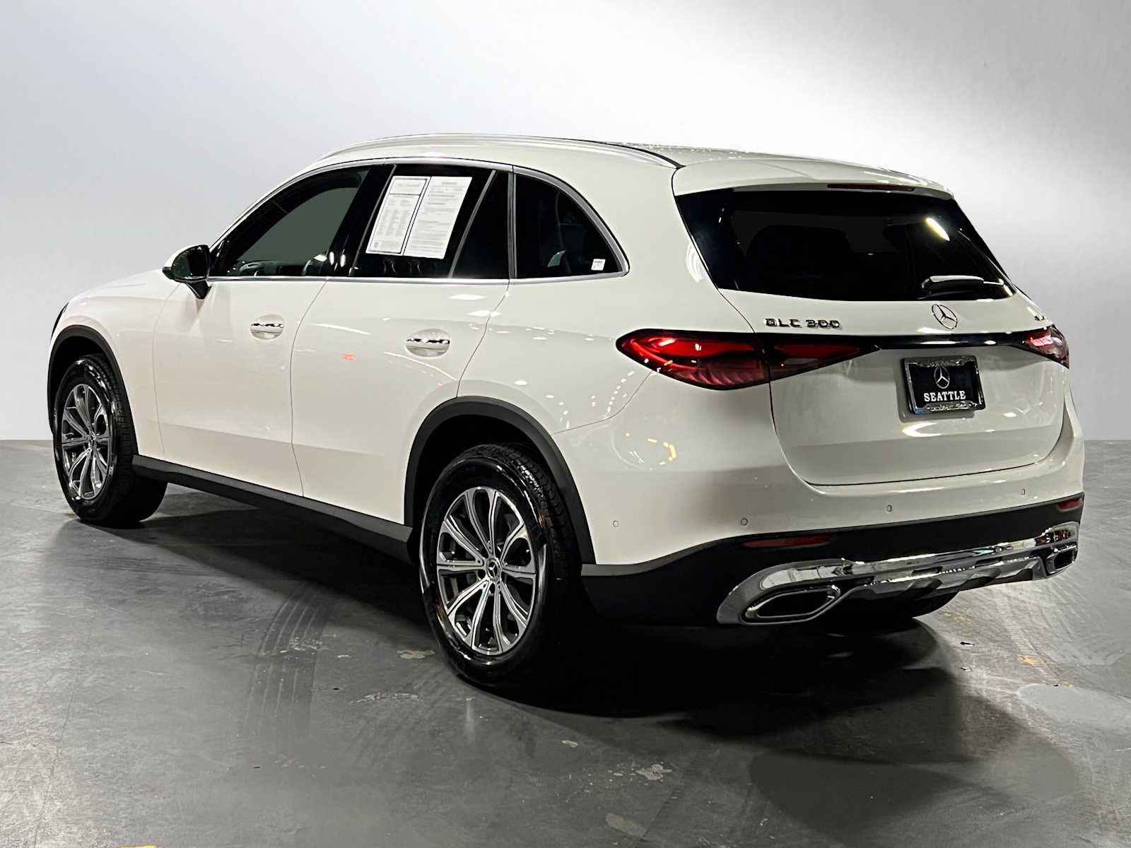 Certified 2025 Mercedes-Benz GLC 300 4MATIC image 6