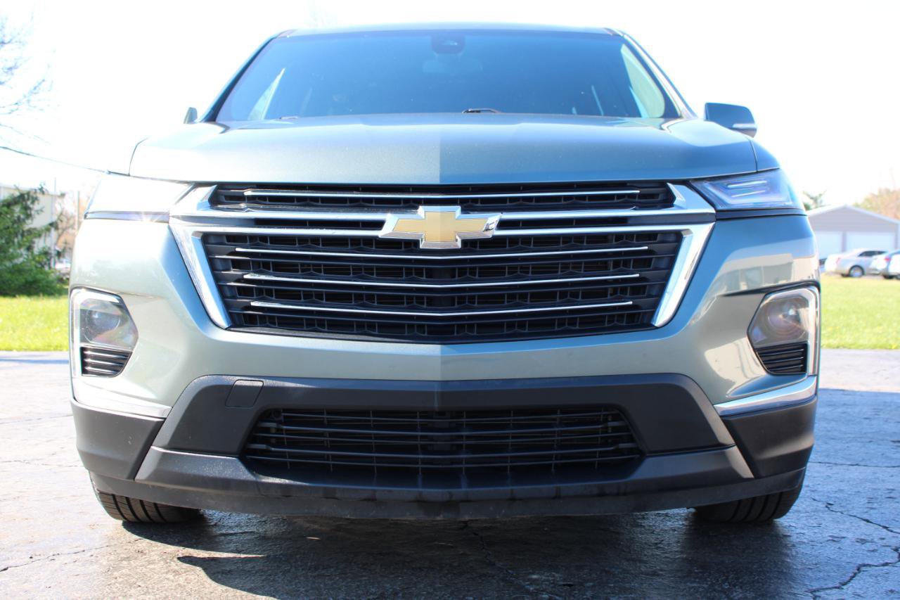 Used 2022 Chevrolet Traverse LT image 2